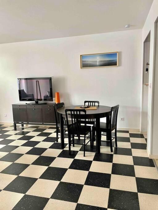 Au Parisien Apartment Ault Luaran gambar